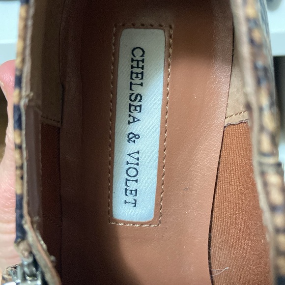 Chelsea & Violet Snakeskin pattern leather booties size 6.5 - Picture 9 of 11